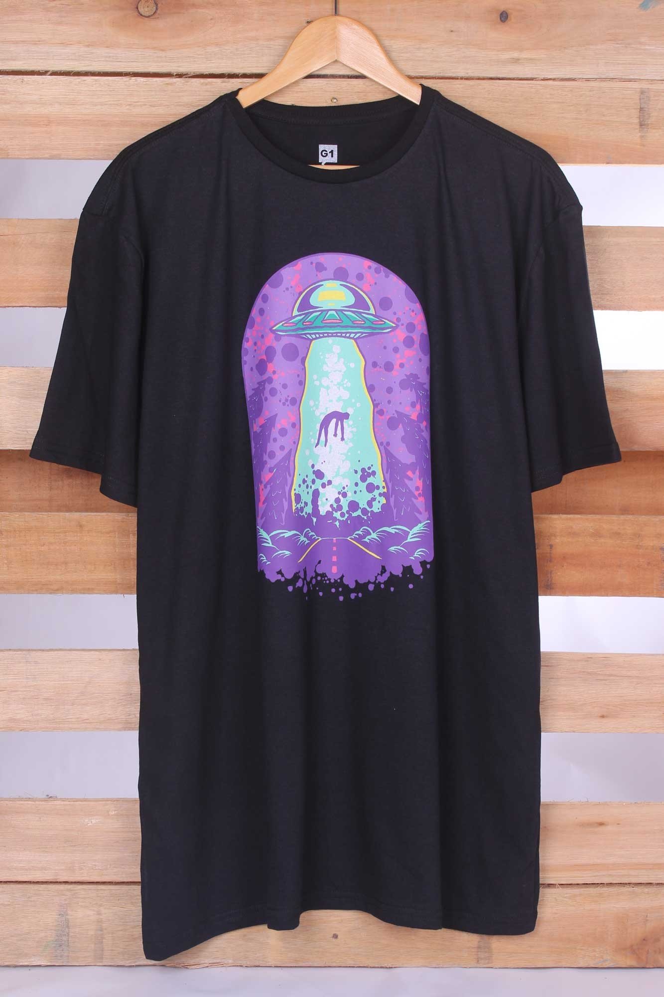Camiseta Alien Abduction Preta - Plus Size