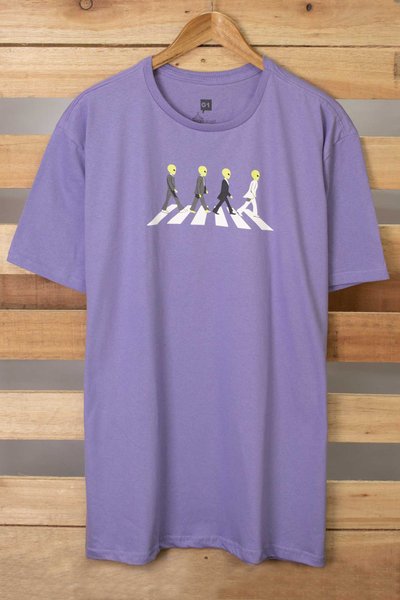 camiseta roxa alien walk plus