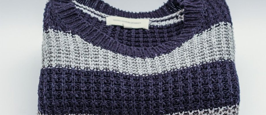 Como dobrar blusa de lã: Dicas para manter as suas peças impecáveis!