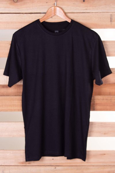 camiseta basica preto