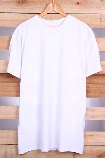 camiseta basica plus size branca